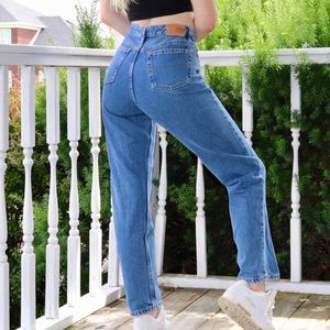 tommy hilfigure mom jeans for sale !!!